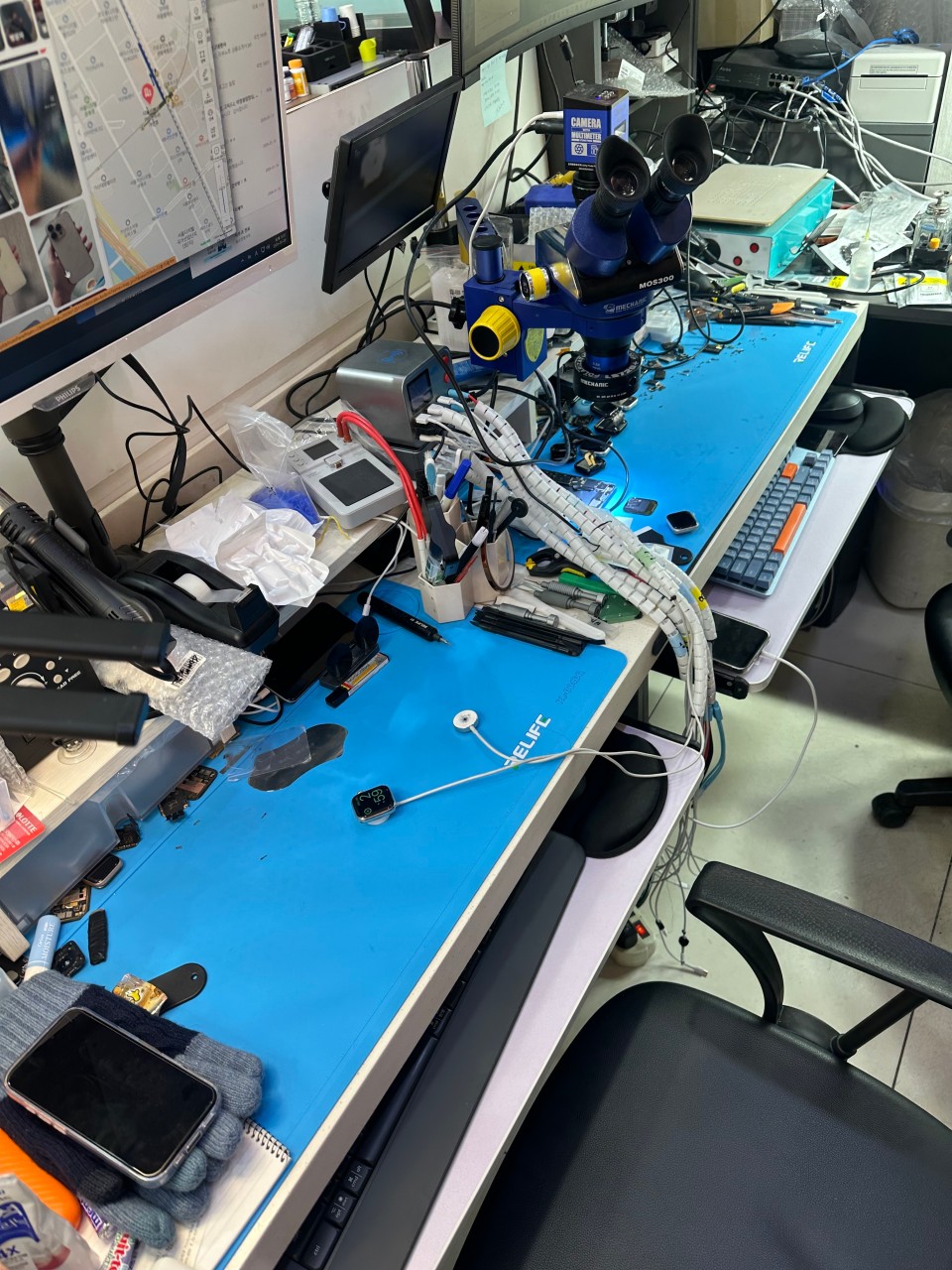 수리 중인 모습